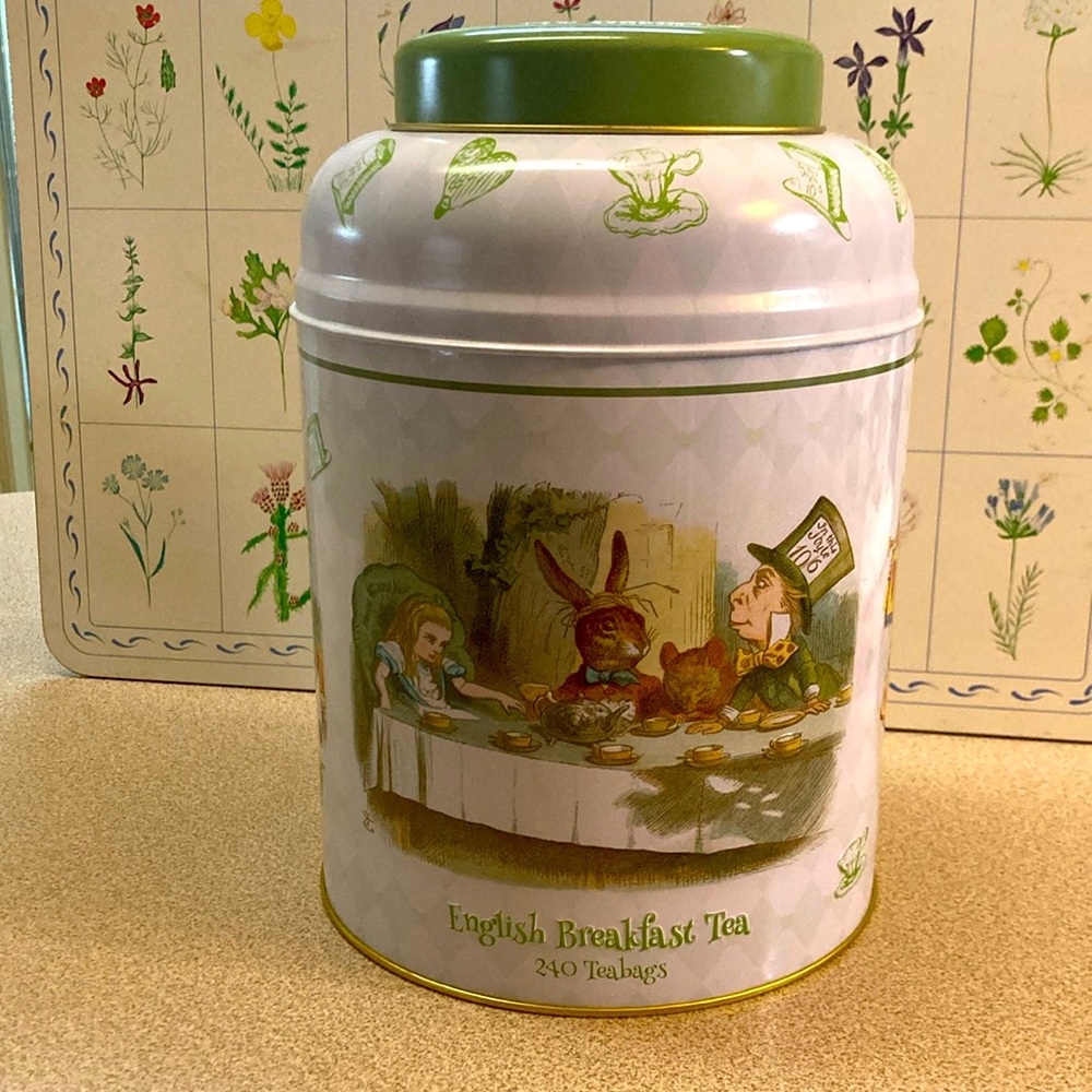 Alice in Wonderland Tea Tin